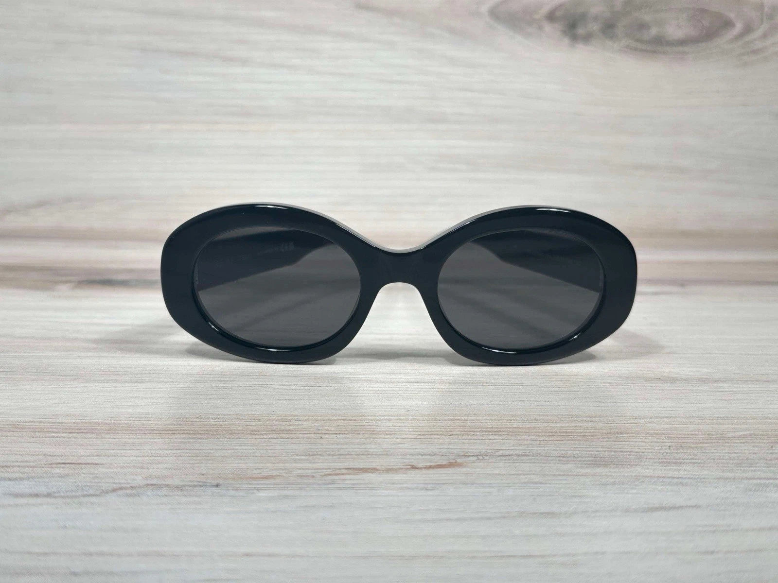 CELINE Triomphe Oval Sunglasses CL40194U Shiny Black – Essence Enclave