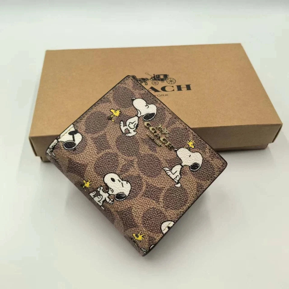 Coach X Peanuts Snoopy Snap Wallet CBN32
